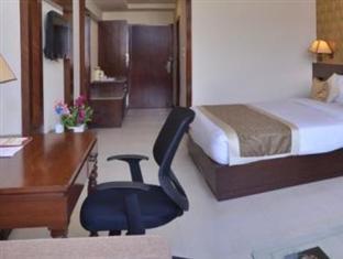 Hotel Devashish Халдвані Екстер'єр фото